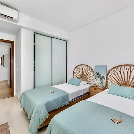 Newly Renovated Escape With Pool & Seaview Appartamento