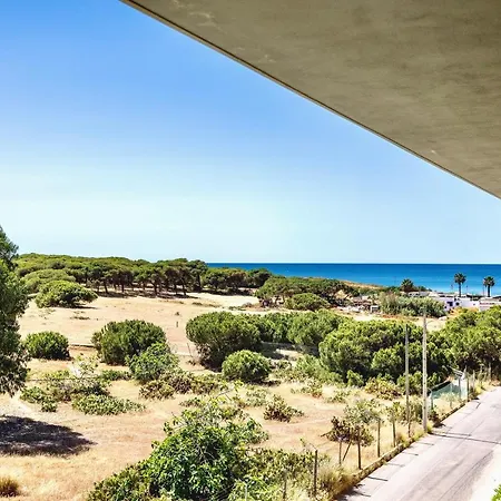 Apartment Newly Renovated Escape With Pool & Seaview