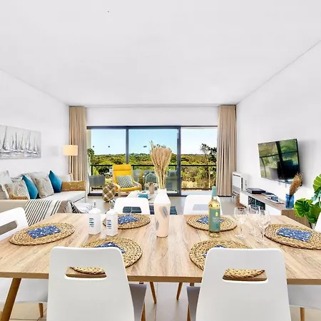 Newly Renovated Escape With Pool & Seaview *
