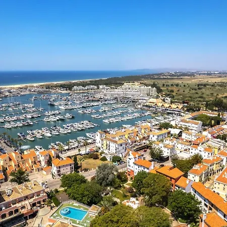 Newly Renovated Escape With Pool & Seaview Apartment *