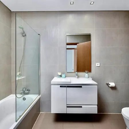 Newly Renovated Escape With Pool & Seaview *