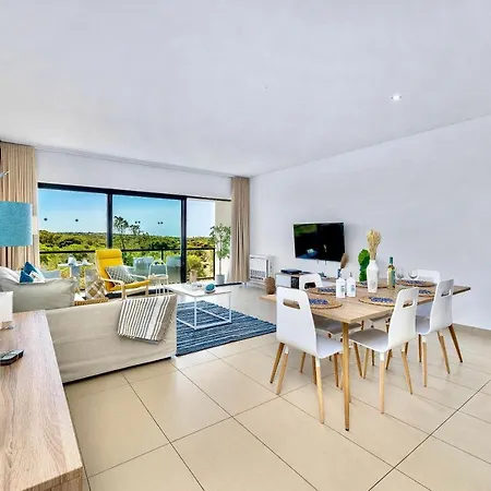 Apartment Newly Renovated Escape With Pool & Seaview *