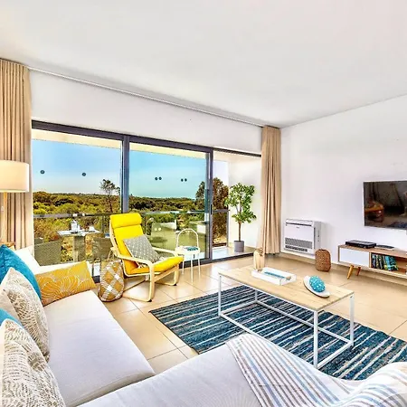 Newly Renovated Escape With Pool & Seaview *