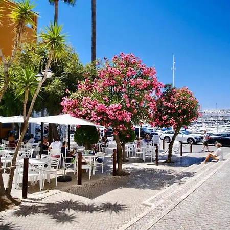 Apartment Newly Renovated Escape With Pool & Seaview Quarteira