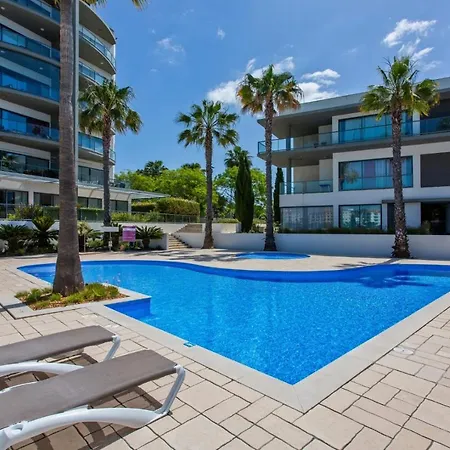 Newly Renovated Escape With Pool & Seaview Apartment
