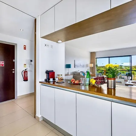 Newly Renovated Escape With Pool & Seaview * Quarteira