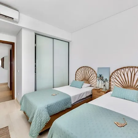 Newly Renovated Escape With Pool & Seaview Apartment