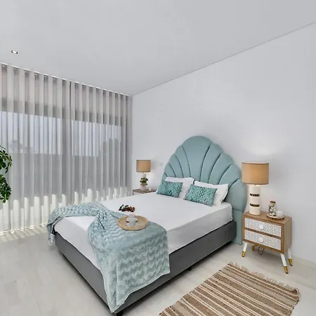 Newly Renovated Escape With Pool & Seaview * Quarteira