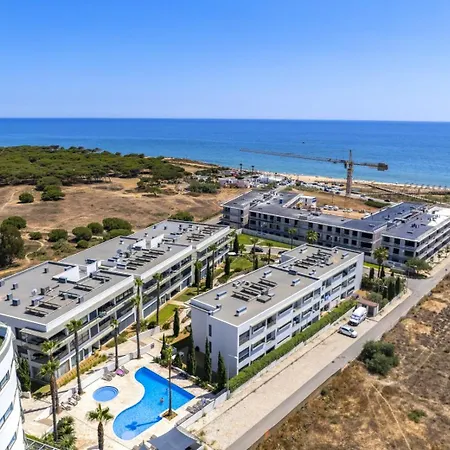 Newly Renovated Escape With Pool & Seaview *